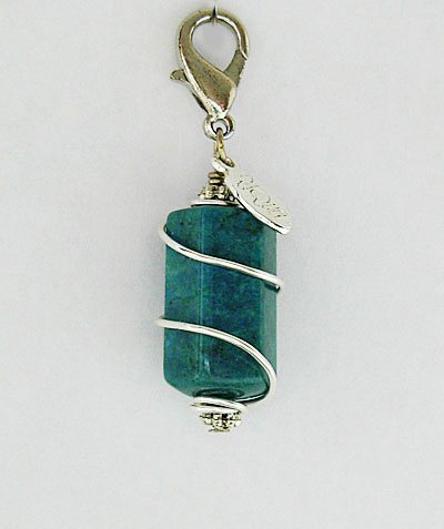 photogal/kyanite pawmulet